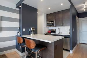 Nob Hill Studio w Sauna Gym City View SFO-128