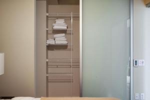 Redmond jr 1br w bbq gym nr shopping SEA-630