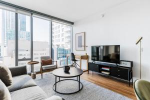 Blueground Rincon Hill pool wd nr Salesforce SFO-1803