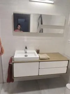 HABITACIOn ROSALINk - 圣马丁德拉韦加