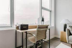 Blueground South Loop pool wd nr Grant Park CHI-1222