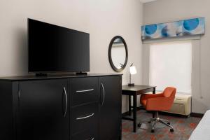 Special Offer - King Room - Non-Smoking  room in Hampton Inn Stafford / Quantico-Aquia