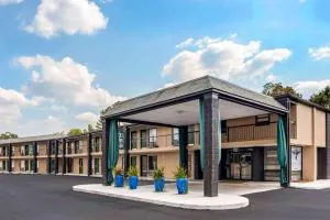 Super 8 by Wyndham Daleville-Fort Novosel - Dothan