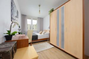 Suwalska Comfort Family Apartament with Balcony Warsaw by Noclegi Renters