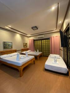 P3k suites barkada family room