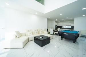 D9 TagVilla Palm Spring Villa in Pattaya 8 Bedroom