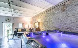 House with jacuzzi in Menufontaine, 180 m² for 8 people. - 福维莱尔斯
