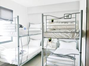 2 Bedrooms Corner Trefoil Shah AlamSpacious12pax