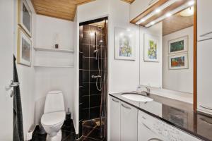 Charming Holiday Home Right At Grenaa Marina With Terraces Overlooking The Water Close To The Kattegat Centre, The Beach And Cosy Cafés