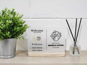 78sHometel Pattaya 102 SuperKing size Bed