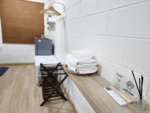 78sHometel Pattaya 102 SuperKing size Bed