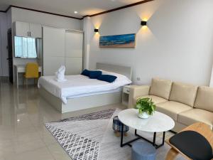 ARTIST GOLDEN LOFT DUPLEX - TRIPLEX Paris - Vientiane Homestay - 3 Luxury Apartments