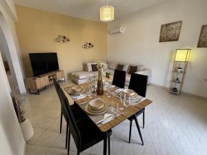 V&G Cozy Home, Pilona Village