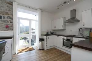 Grade 2 Listed Spacious Town House in Beaumaris - Pass the keys