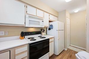 11D True Blue Golf Haven condo