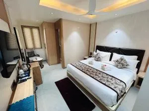 Hotel Meena Aurum Inn - Pipra Dewās