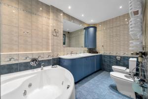 Warsaw Wola Apt - Balcony, Parking - by Rentujemy