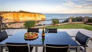 Algarve Villa with Iconic Benagil Views and Pool - 贝纳吉