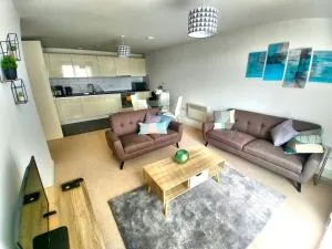 Redhill Nobel -Modern Central 2 Bedroom Apartment - Merstham