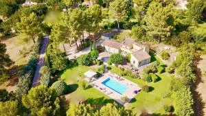 Villa 4 bedrooms for 8 People with Heated Pool 4km from Aix Center, Agarrus Aix - Saint-Marc-Jaumegarde