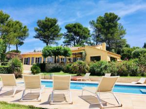 Villas Villa 4 bedrooms for 8 People with Heated Pool 4km from Aix Center, Agarrus Aix : photos des chambres
