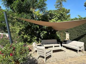 AgarrusRentals Villa 4 bedrooms for 8 People with Heated Pool 4km from Aix Center, Agarrus Aix