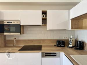 Studio rénové face à la mer - Port de Carqueiranne