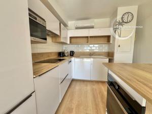 Studio rénové face à la mer - Port de Carqueiranne