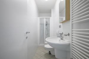 Appartements Les Miradors, charmant appartement de 2 chambres en RDC, jardin privatif, piscine, vue mer et parking : photos des chambres