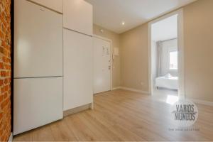 Vive la esencia de Madrid para 7 en Santa Ana 6