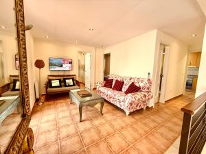 V Centenario free parking by Staycare