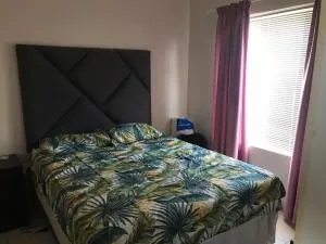 Relax and Unwind in a Beautiful Open-Plan Space - أدو