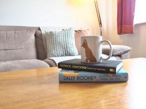 Central 3 Bed House with Parking