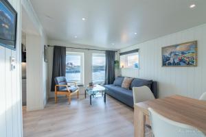 Henningsvær Seaside Ground Floor Apartment