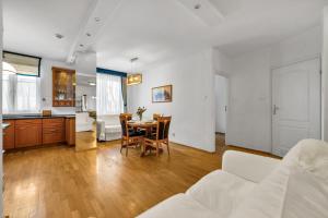 Warsaw Wola Apt - Balcony, Parking - by Rentujemy