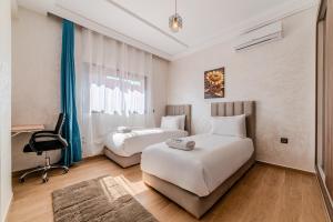 2BR Modern Apt 2min M Avenue Balcony Fiber WiFi 2 Pools 24 7 Security Hivernage