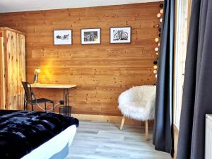 B&B / Chambres d'hotes Les 9 Neves, Restaurant & Chambres d-hotes : photos des chambres