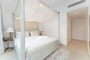 Stunning Luxury 4br Apt Burj View 10 mins to Mall