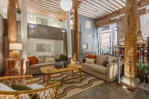 Boho-Chic Loft in a Legendary 17th-Century Trap House