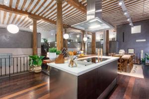 Boho-Chic Loft in a Legendary 17th-Century Trap House