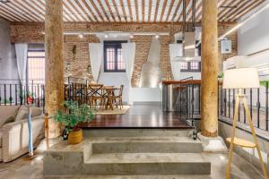 Boho-Chic Loft in a Legendary 17th-Century Trap House