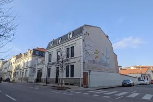Appartements Le Soyeux - 100m de la Gare & parking prive : photos des chambres