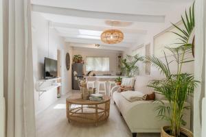 Peaceful Noordhoek Escape Near Beach and Village