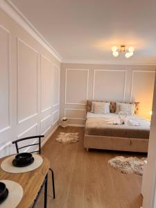 The Monarch Residential 6