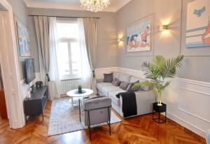 Mimis Downtown Sweet