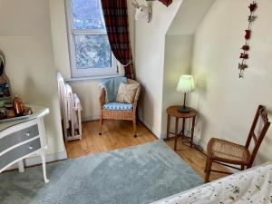 Cosy Karibu cottage with stunning canal views