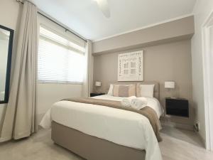 Island Club Hotel & Apartments