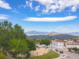 Cubos Nueva House Town Center