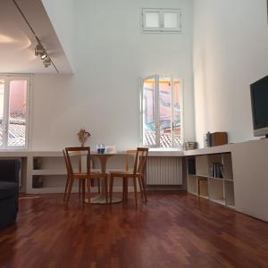 Apt Collegio Bologna