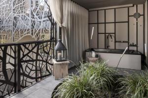 Deluxe Suite with Balcony